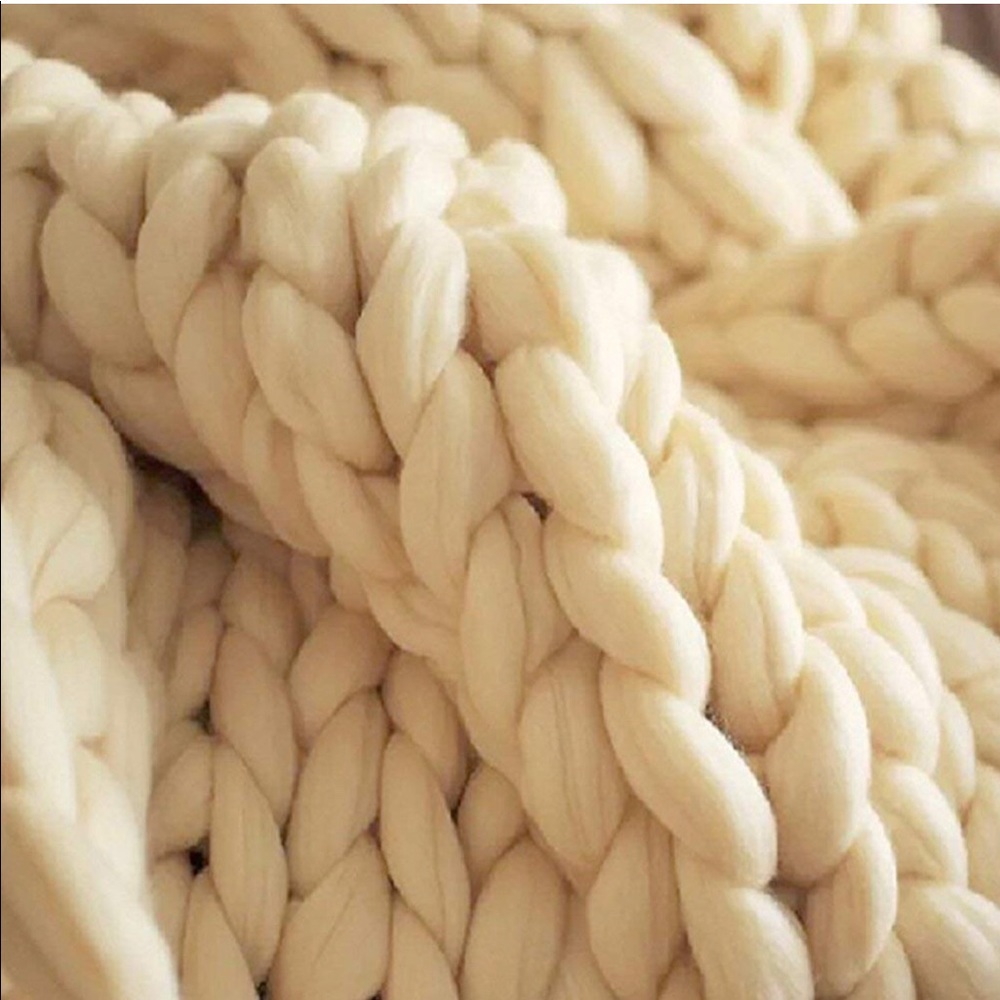Large thick knit blanket Brand New Ivory